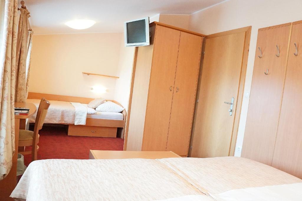 Guest House Pri Gondoli Maribor Ngoại thất bức ảnh